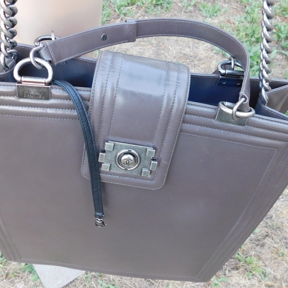 Le boy chanel tote bag available for trade(sold) - Picture 11 of 17
